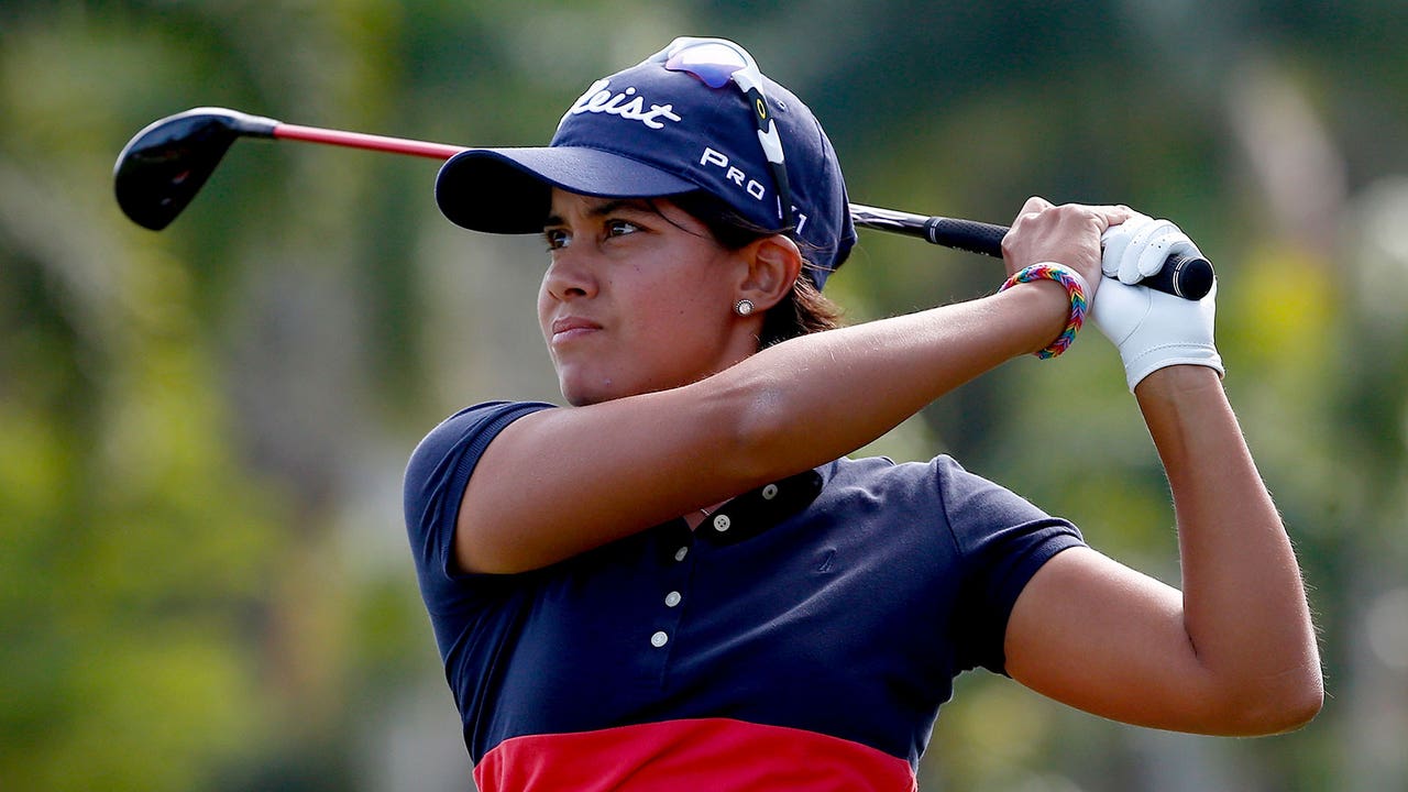 Julieta Granada shoots 66 to lead LPGA Tour season finale